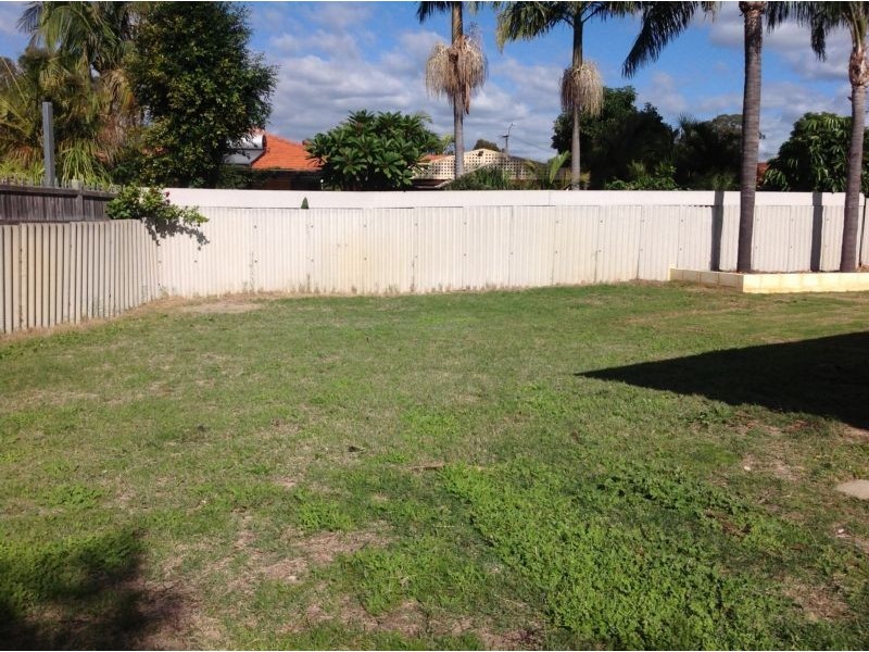 23 Jacobsen Way, Thornlie WA 6108