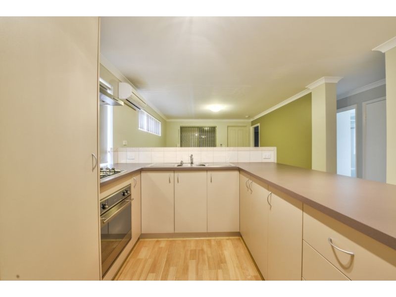 20A Devonshire Tce, Armadale WA 6112
