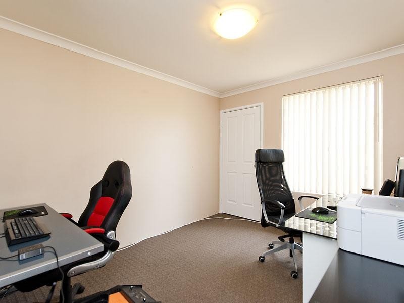 1/35 Nicholson Road, Cannington WA 6107