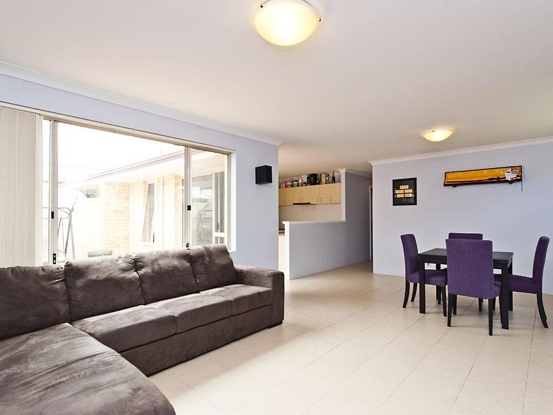 1/35 Nicholson Road, Cannington WA 6107