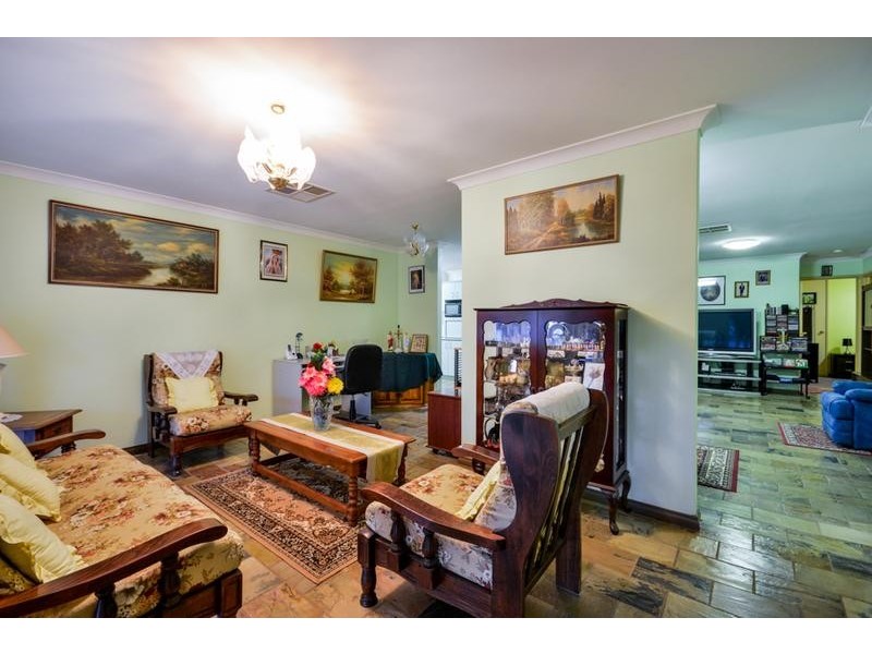 52 Mallard Way, Cannington WA 6107