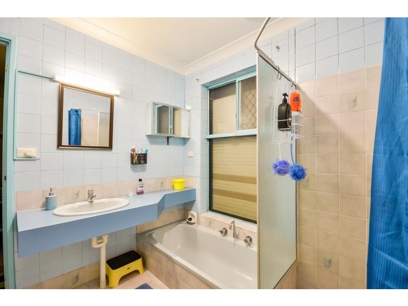 52 Mallard Way, Cannington WA 6107