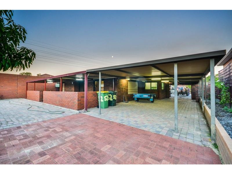 52 Mallard Way, Cannington WA 6107
