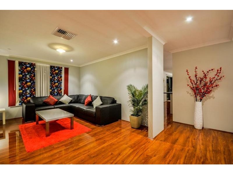 34 Goldfinch Bend, Harrisdale WA 6112