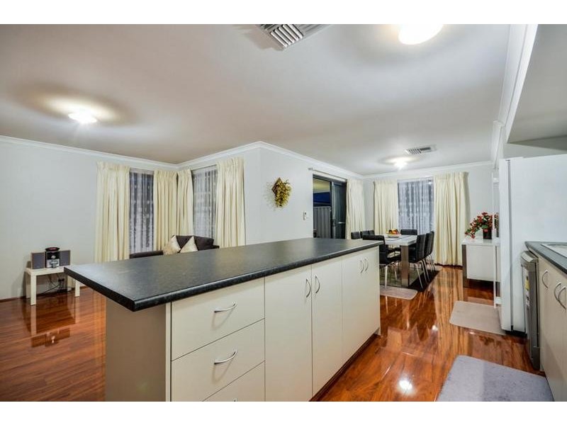 34 Goldfinch Bend, Harrisdale WA 6112