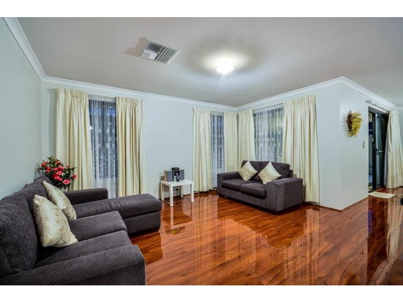 34 Goldfinch Bend, Harrisdale WA 6112