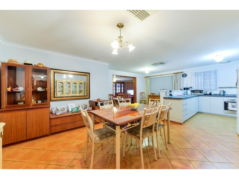 29 Cedar Way, Forrestfield WA 6058