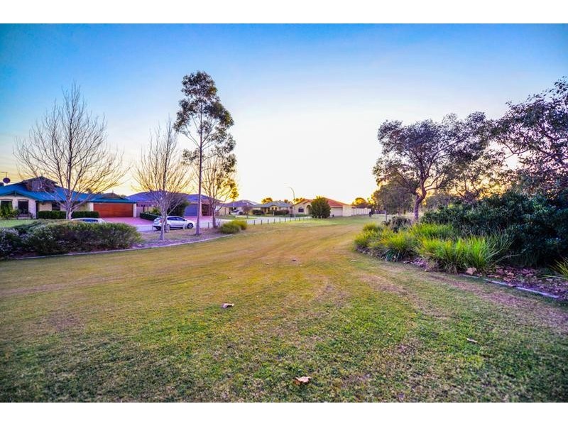29 Cedar Way, Forrestfield WA 6058