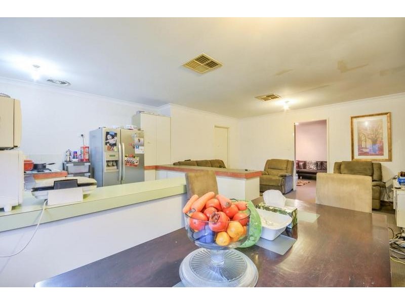 18 Yew Place, Parkwood WA 6147