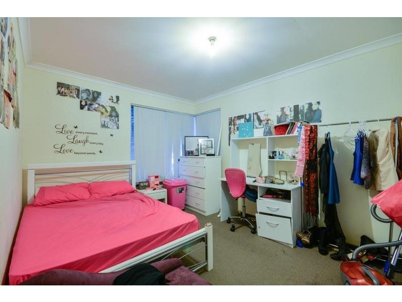 18 Yew Place, Parkwood WA 6147