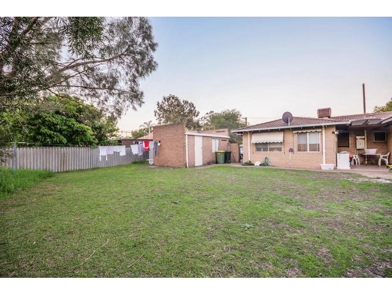 18 Yew Place, Parkwood WA 6147