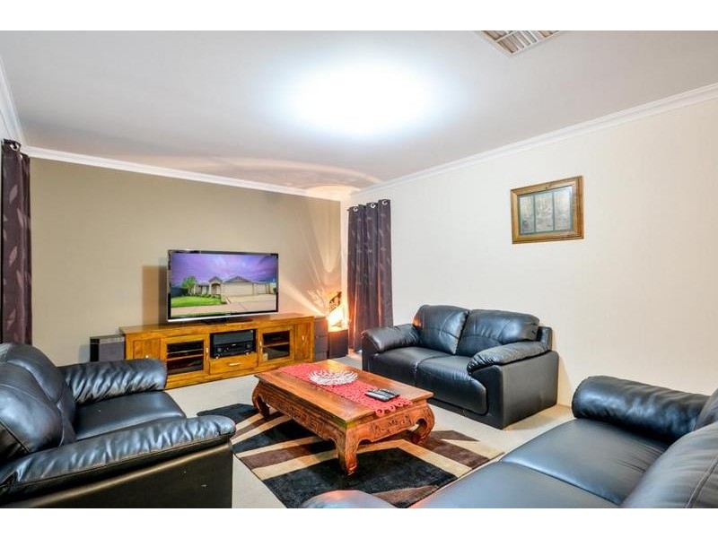 15 Mildura Way, Harrisdale WA 6112