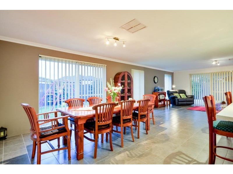 15 Mildura Way, Harrisdale WA 6112