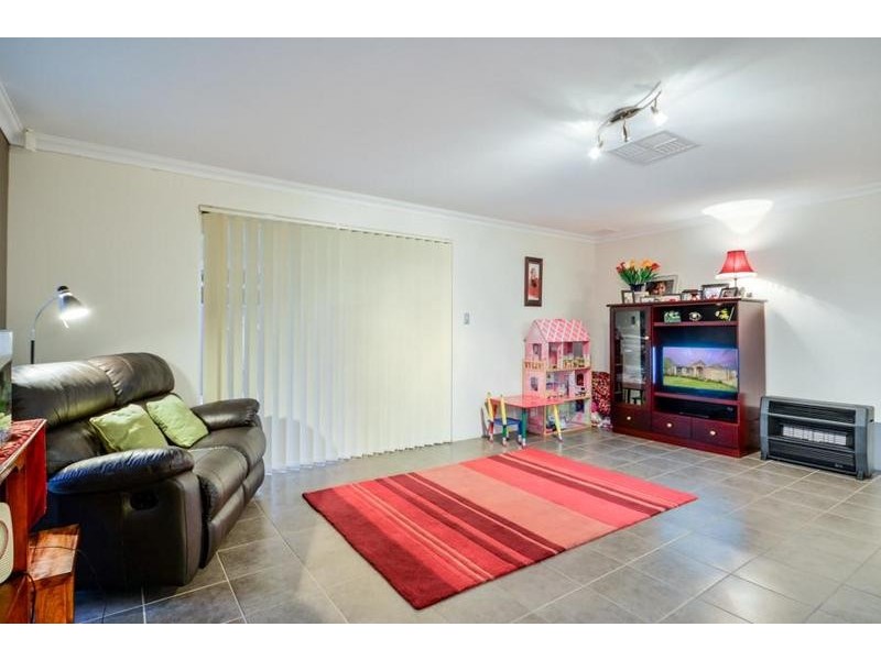 15 Mildura Way, Harrisdale WA 6112