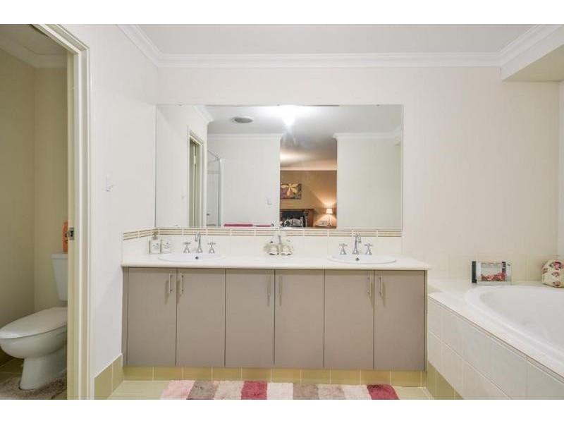 15 Mildura Way, Harrisdale WA 6112