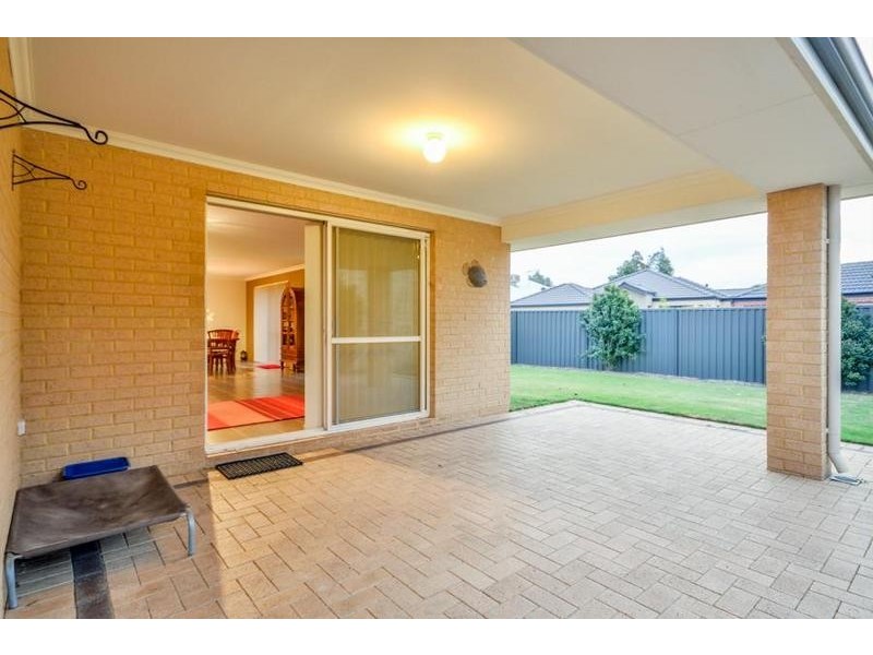 15 Mildura Way, Harrisdale WA 6112