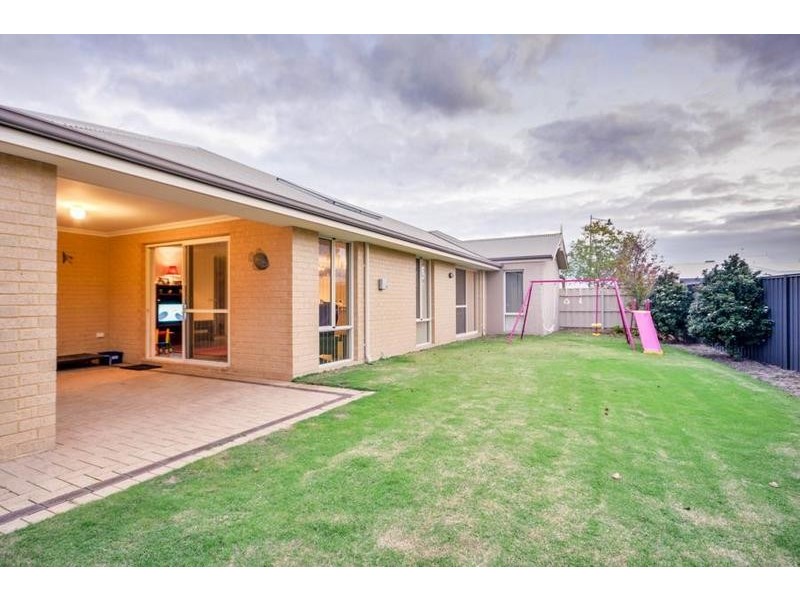 15 Mildura Way, Harrisdale WA 6112