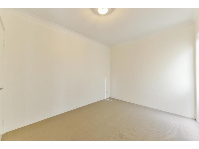 U2/57 Mallard Way, Cannington WA 6107