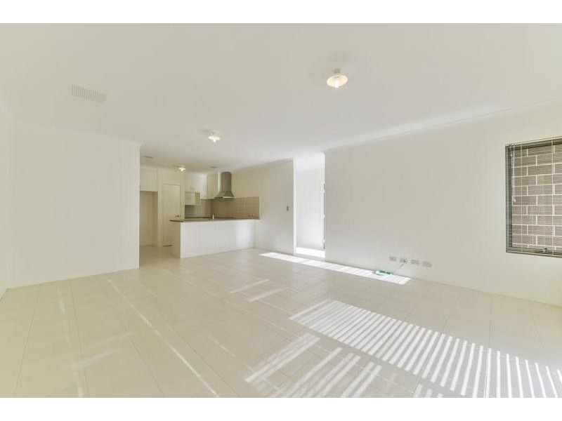 U3/57 Mallard Way, Cannington WA 6107