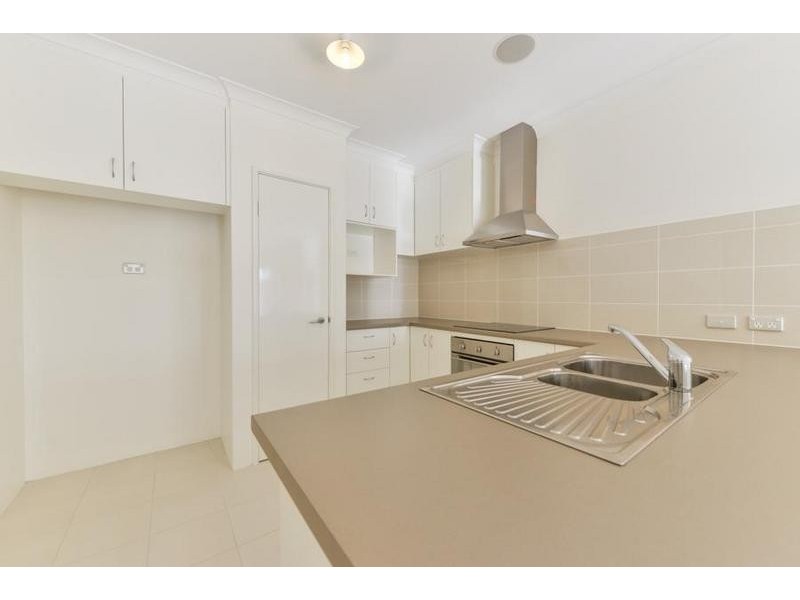 U3/57 Mallard Way, Cannington WA 6107
