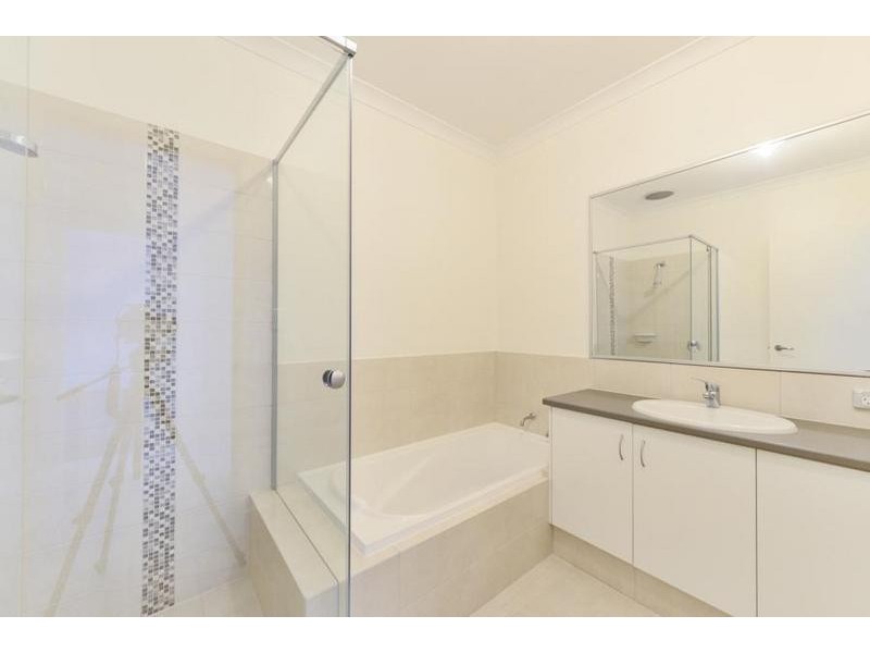 U3/57 Mallard Way, Cannington WA 6107