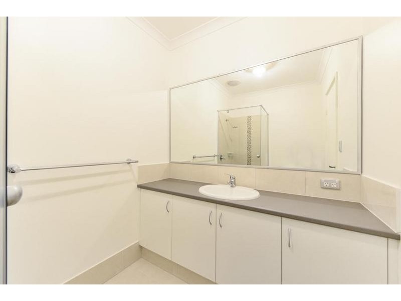 U3/57 Mallard Way, Cannington WA 6107