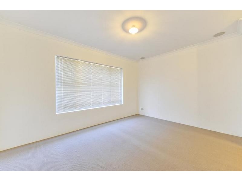 U3/57 Mallard Way, Cannington WA 6107