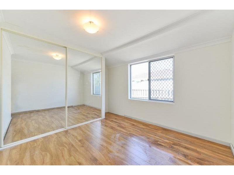 16 Meakers Way, Girrawheen WA 6064