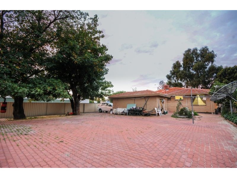 23 Brookland Street, Beckenham WA 6107