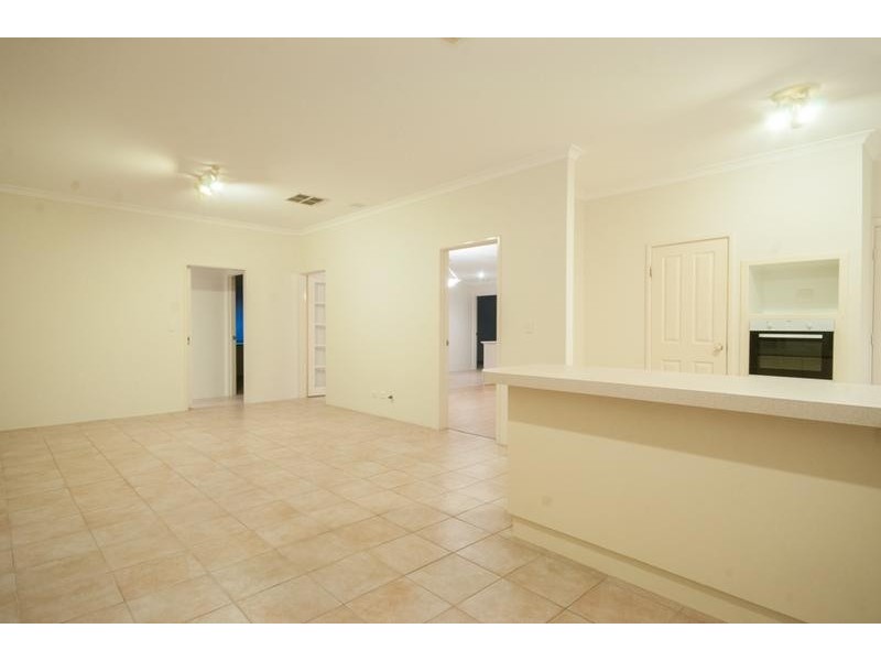 13 Tobermory Pass, Canning Vale WA 6155