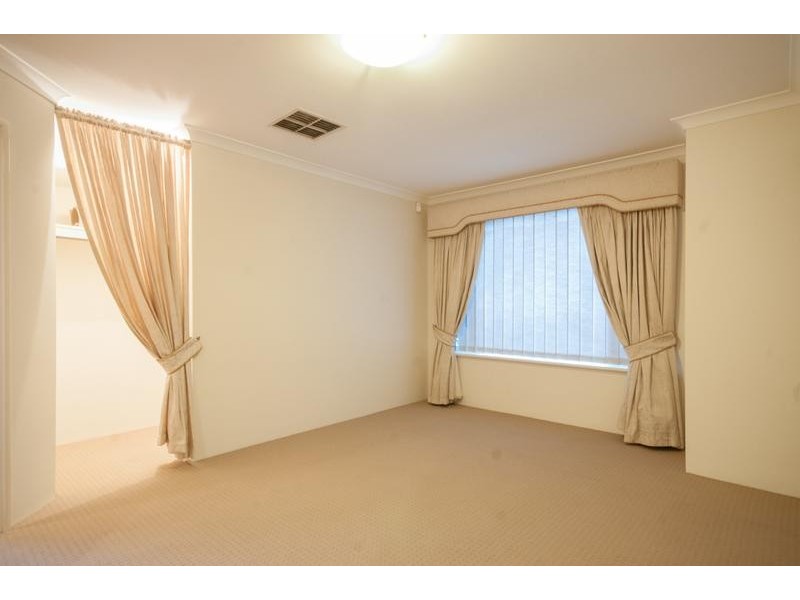 13 Tobermory Pass, Canning Vale WA 6155