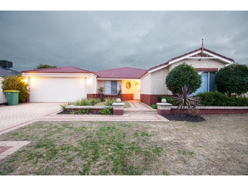 13 Tobermory Pass, Canning Vale WA 6155