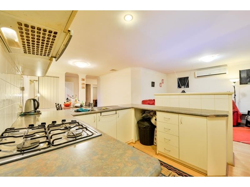 4/21 Holton Way, Cannington WA 6107