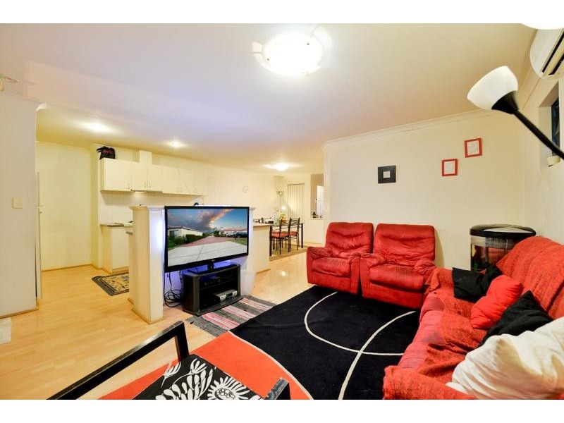 4/21 Holton Way, Cannington WA 6107