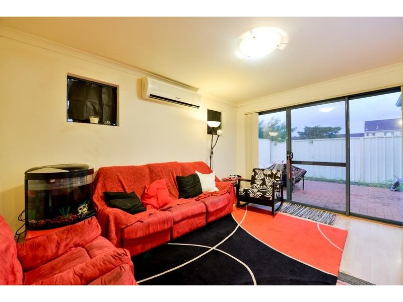 4/21 Holton Way, Cannington WA 6107