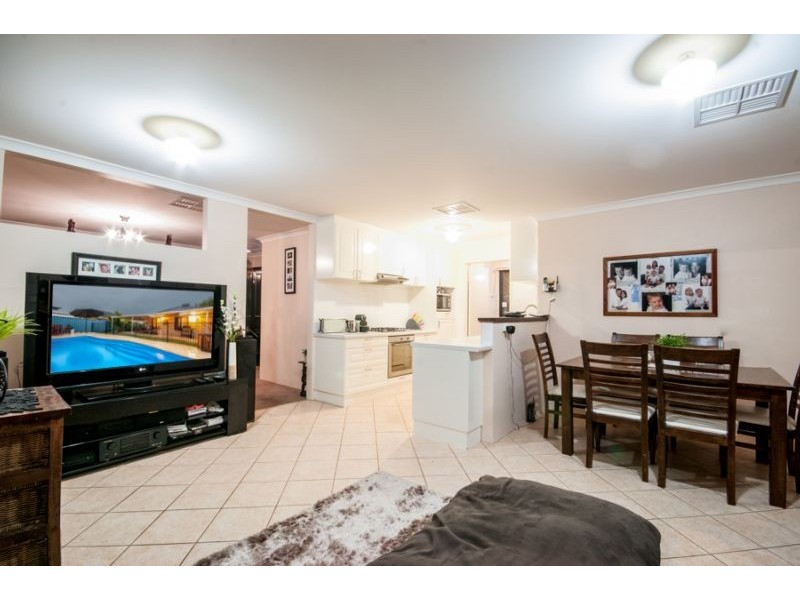 25 Cayman Place, Kenwick WA 6107