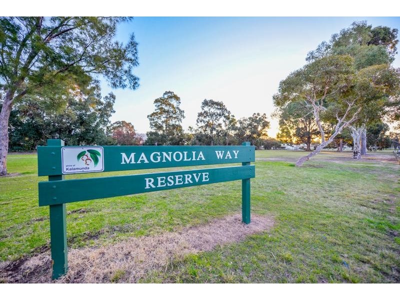 30 Mahonia Way, Forrestfield WA 6058