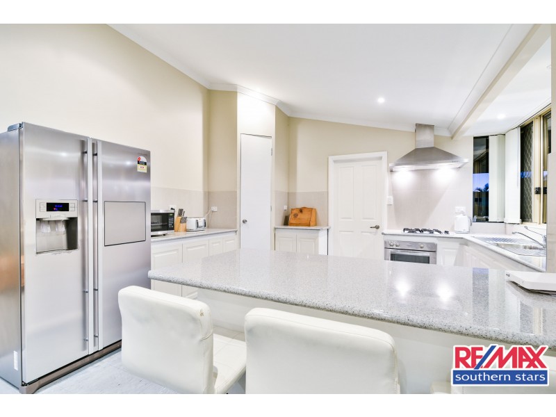 14 Reynolds Road, Forrestfield WA 6058