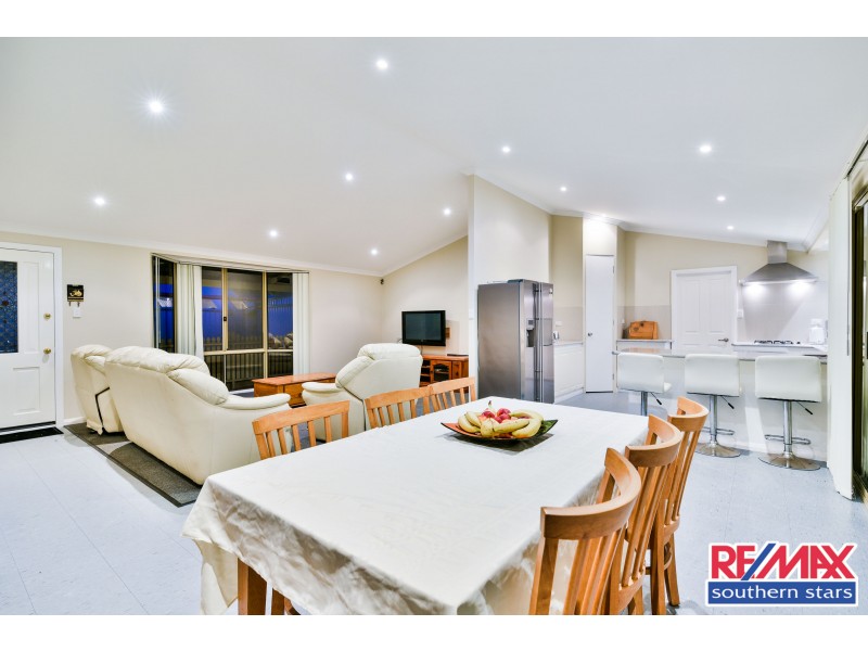 14 Reynolds Road, Forrestfield WA 6058