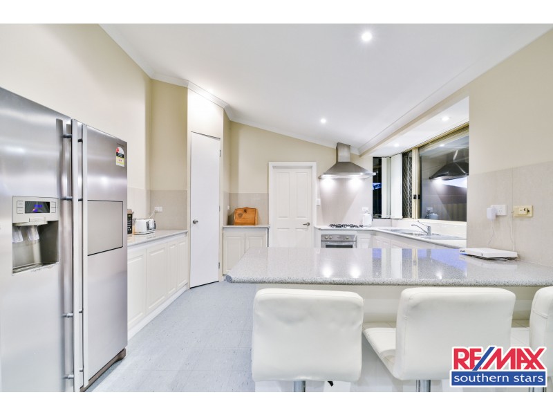 14 Reynolds Road, Forrestfield WA 6058