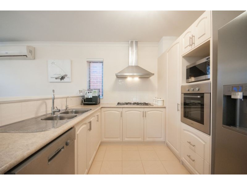 8/12 Forster Ave, Lathlain WA 6100