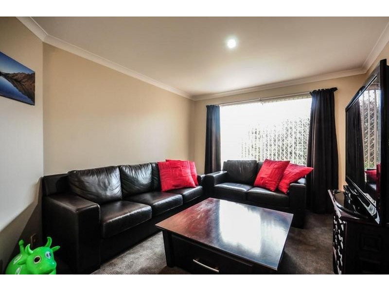 4 Eldridge Grove, Cannington WA 6107