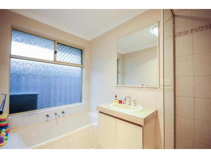 4 Eldridge Grove, Cannington WA 6107