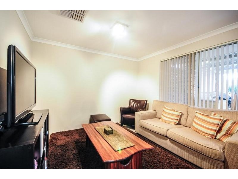 4 Eldridge Grove, Cannington WA 6107