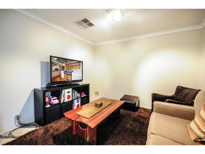 4 Eldridge Grove, Cannington WA 6107