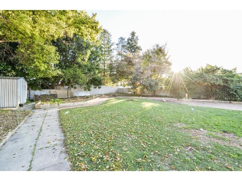 477 Sevenoaks Street, Beckenham WA 6107