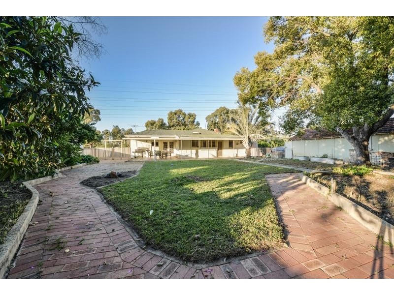 477 Sevenoaks Street, Beckenham WA 6107