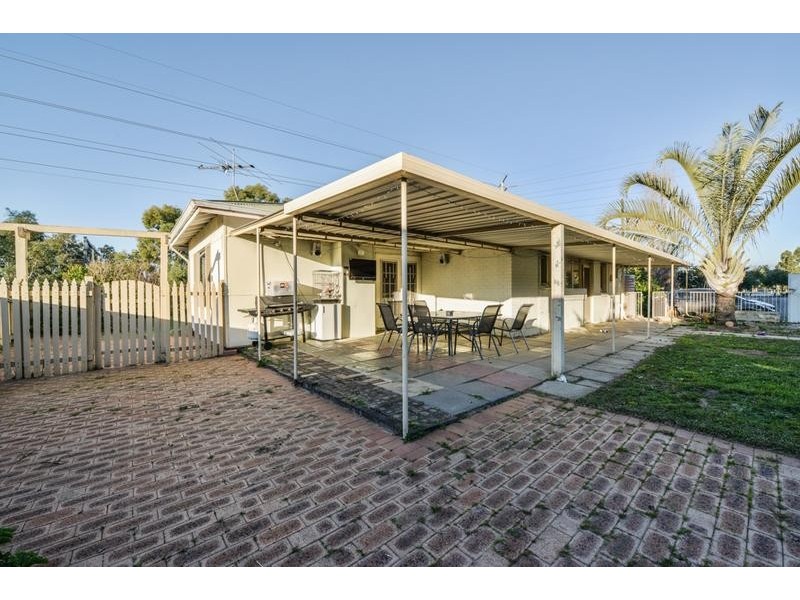 477 Sevenoaks Street, Beckenham WA 6107