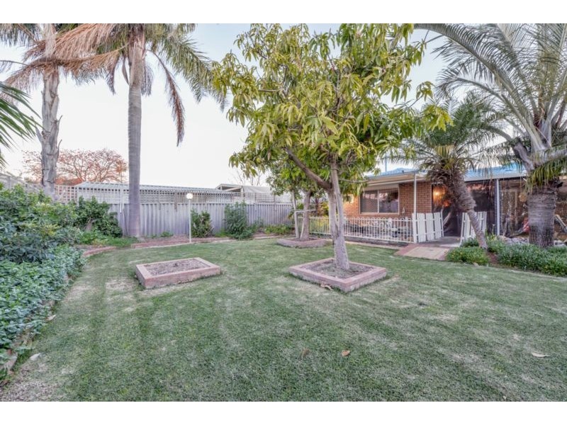 57 Lunar Way, Beckenham WA 6107