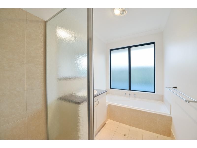 11 Tristram Lane, Wattle Grove WA 6107